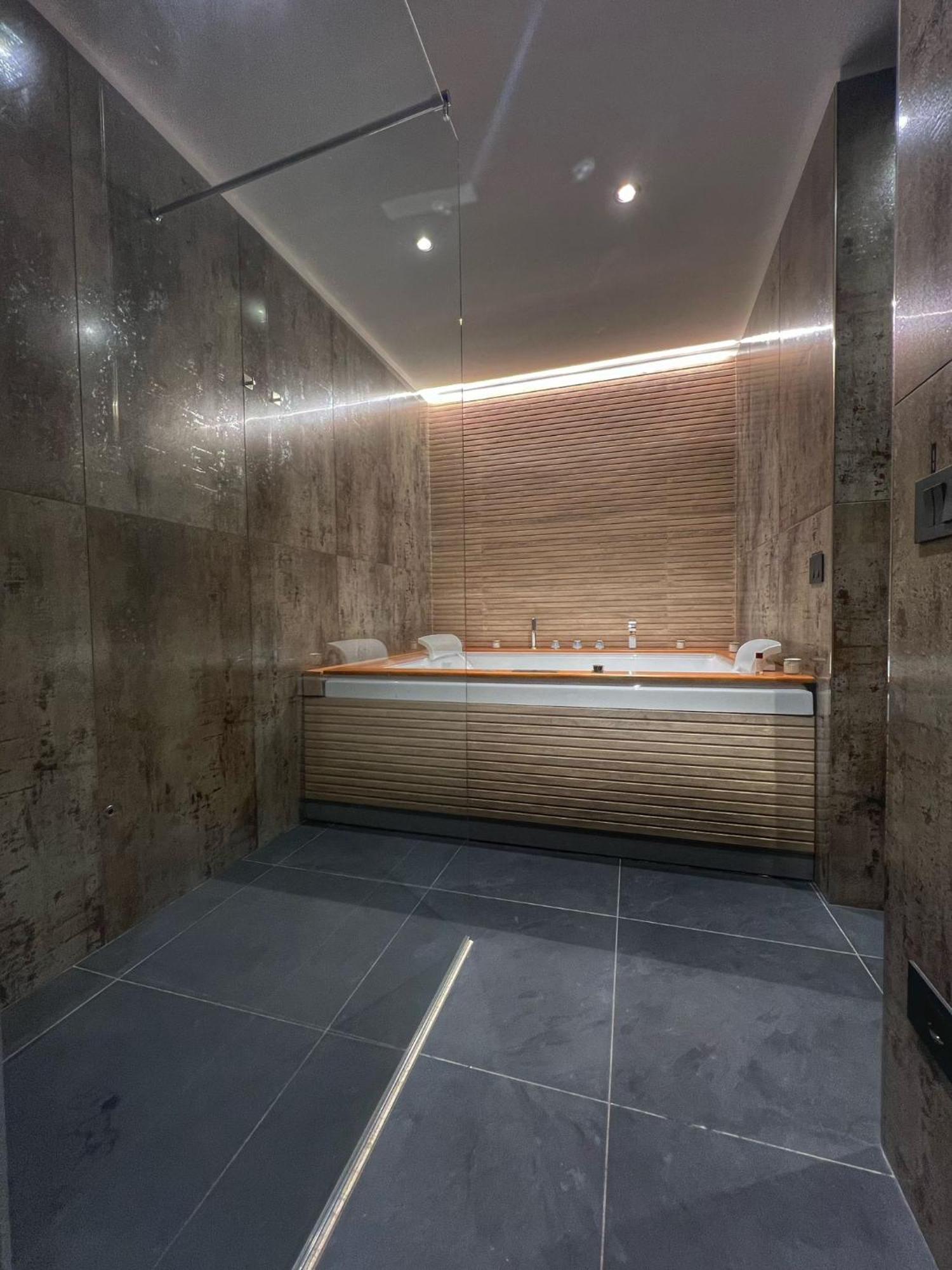 Amay City Suite Bari Exterior foto